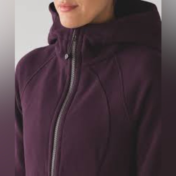 SOLD ❤️ Lululemon Black Cherry Scuba Hoodie 8/M - Picture 3 of 12